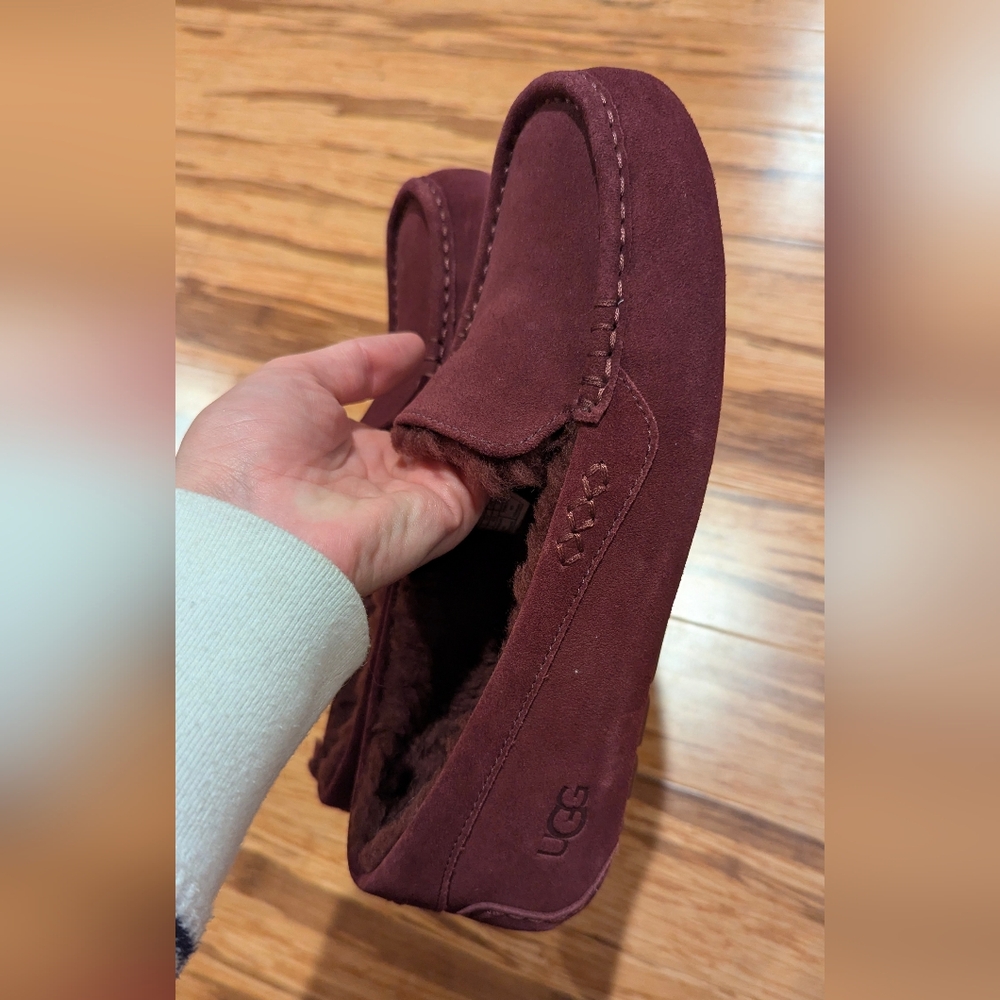 UGG Ansley Burgundy Suede Moccasin Slippers. Women.